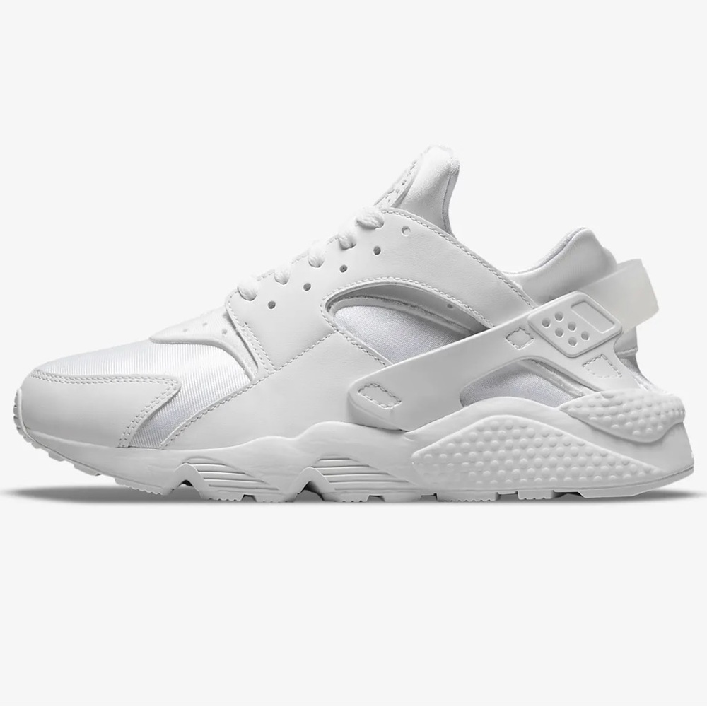 All white Nike Air Huarache size 6 youth